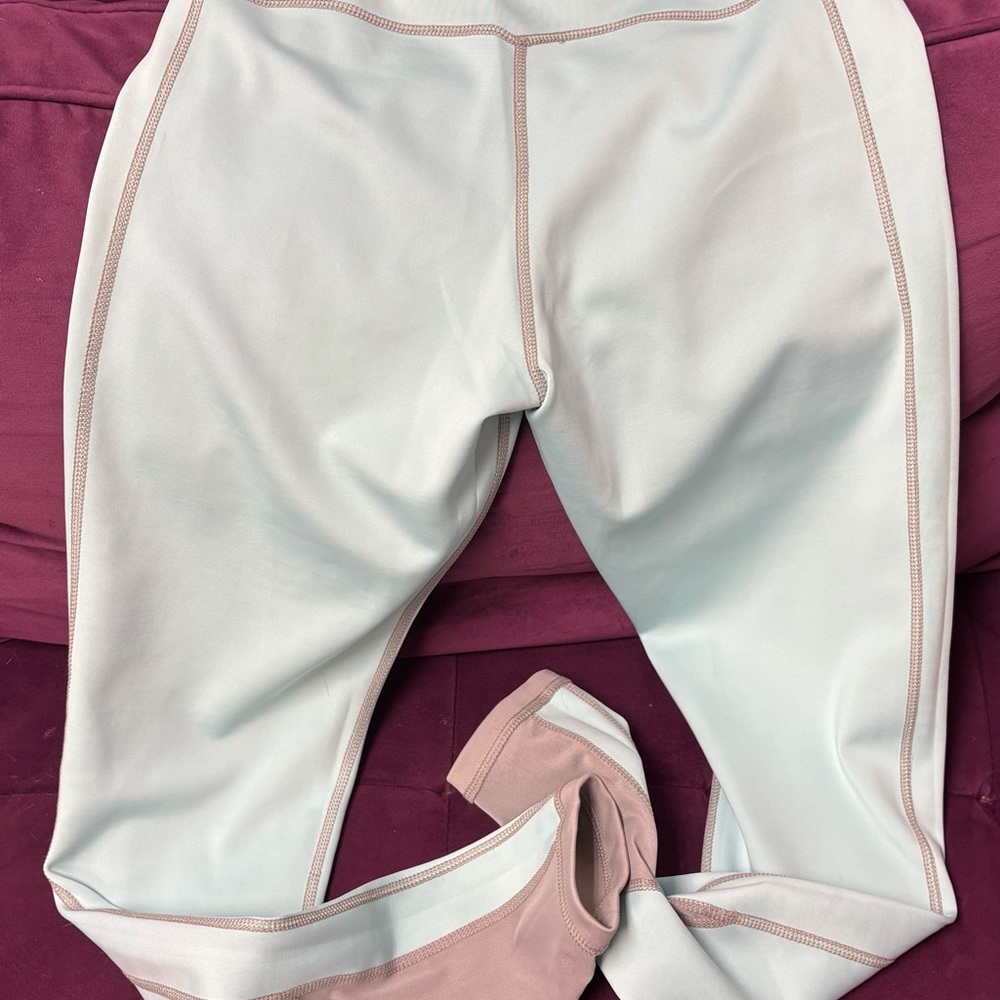 Gymshark Women’s Reversible Leggings - Picture 9 of 10